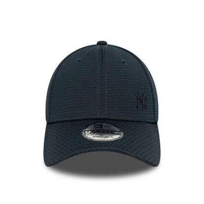 This is a New York Yankees MLB Flawless Monotone Mesh Dark Blue 9FORTY Adjustable Cap 2