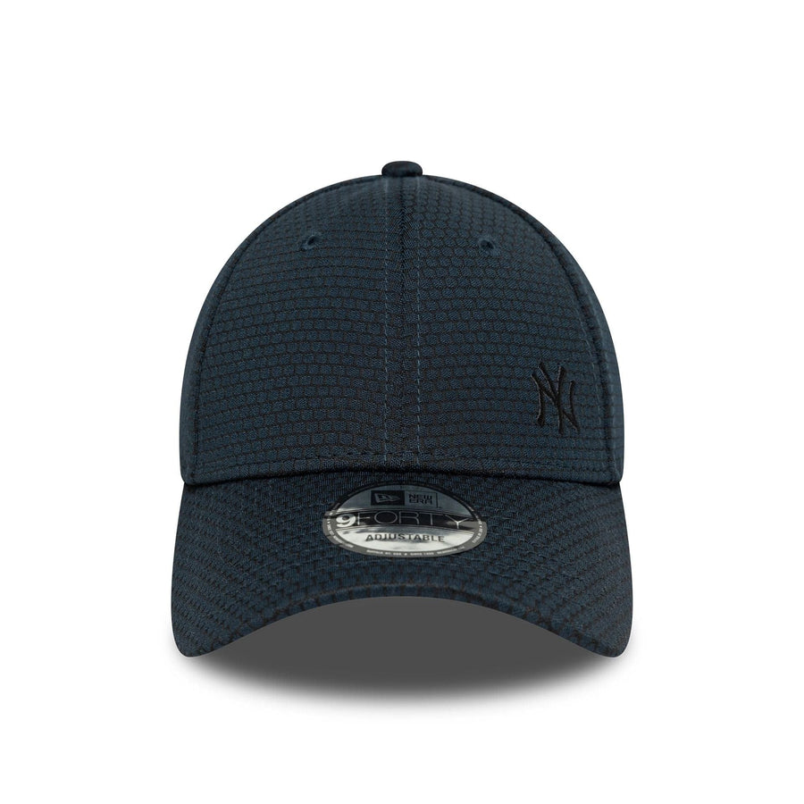 This is a New York Yankees MLB Flawless Monotone Mesh Dark Blue 9FORTY Adjustable Cap 2