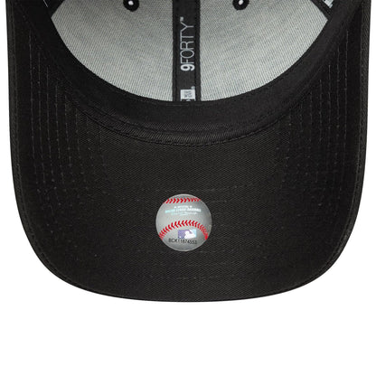 This is a New York Yankees MLB Icon Black 9FORTY Adjustable Cap 5