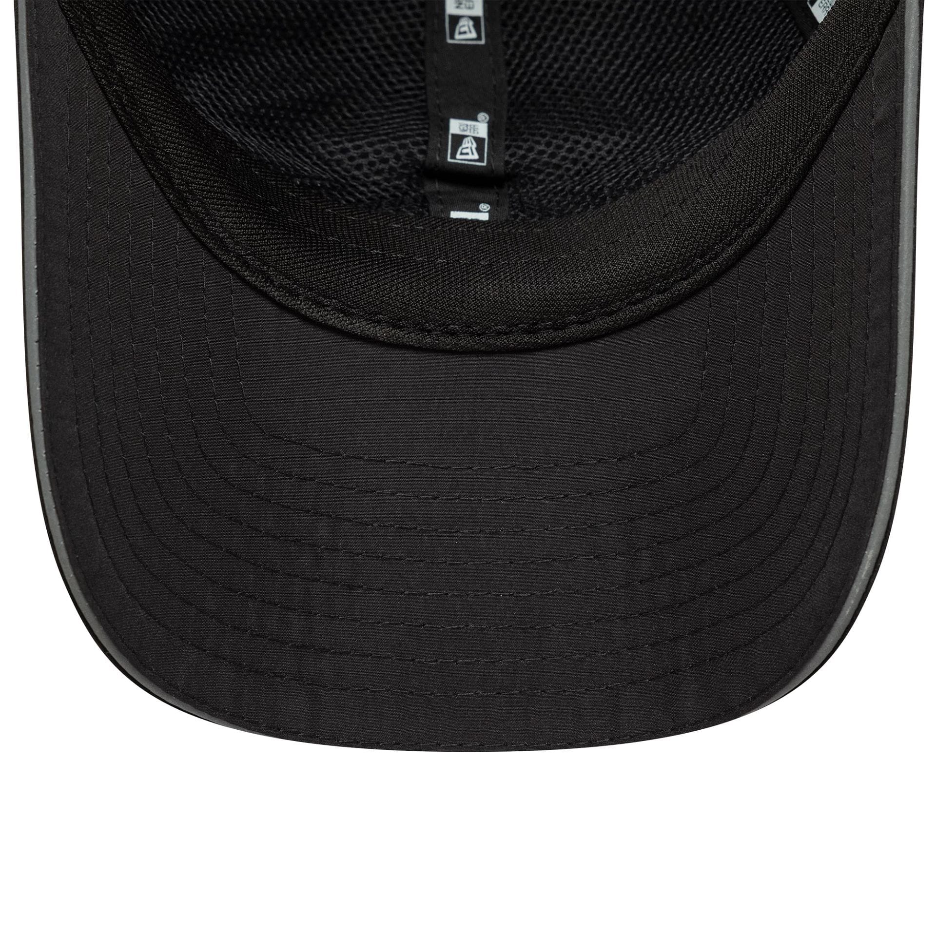 This is a New York Yankees Womens MLB Flawless Black Pony Tail Adjustable Cap 5