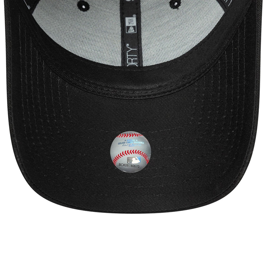 This is a New York Yankees Womens MLB Leopard Infill Black 9FORTY Adjustable Cap 5