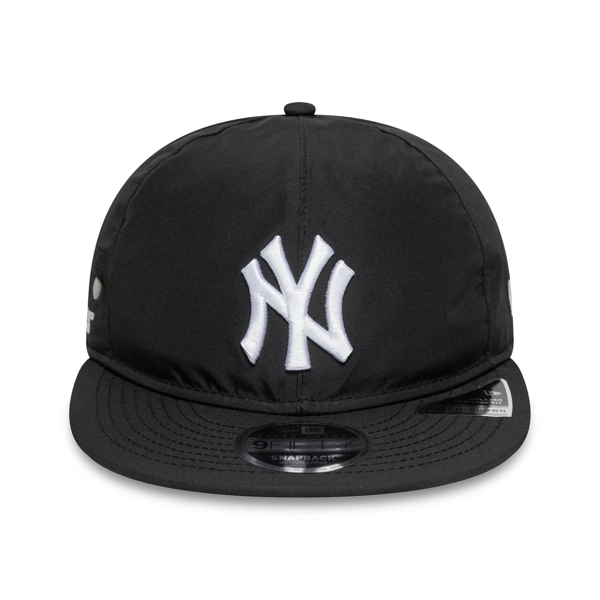 This is a New York Yankees MLB Gore-Tex Outdoor Black Retro Crown 9FIFTY Adjustable Cap 2