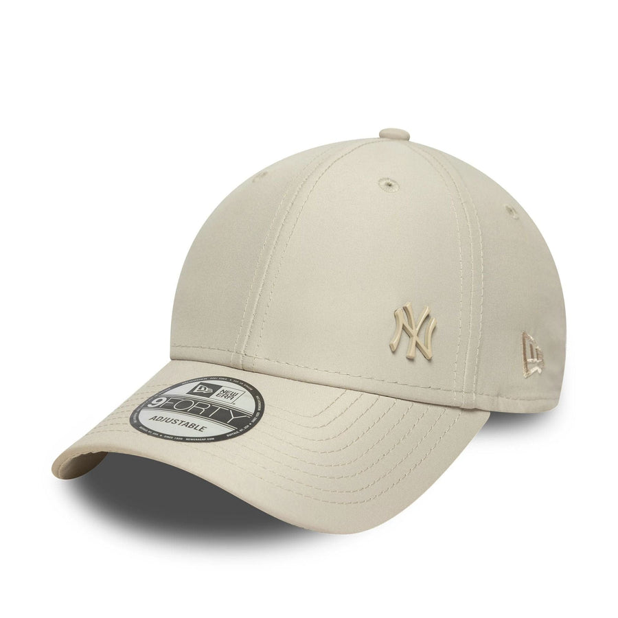 This is a New York Yankees MLB Tonal Flawless Cream 9FORTY Adjustable Cap 1