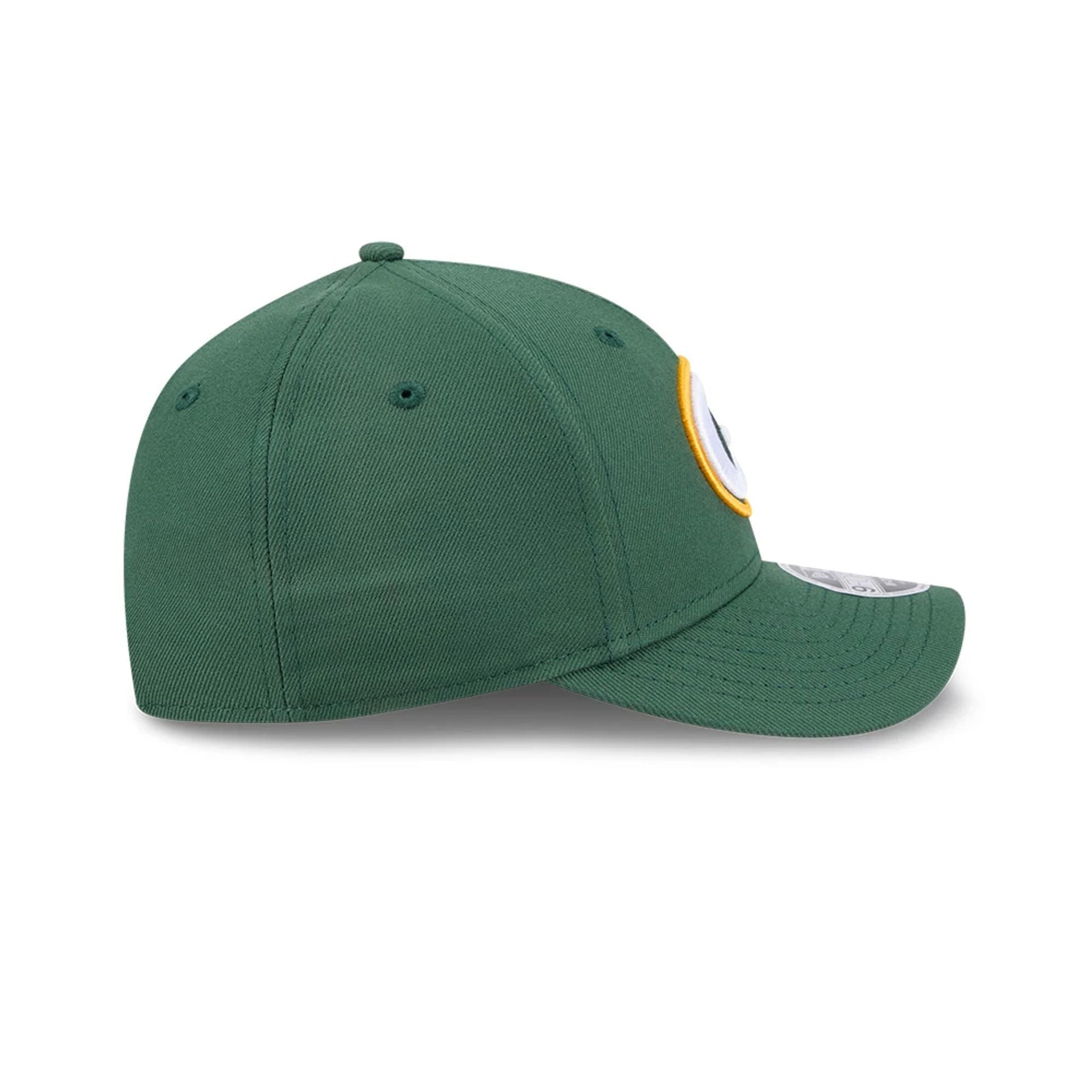 Pictured is this NFL Team Green Bay Packers 9FORTY M-Crown cap in dark green. 7
