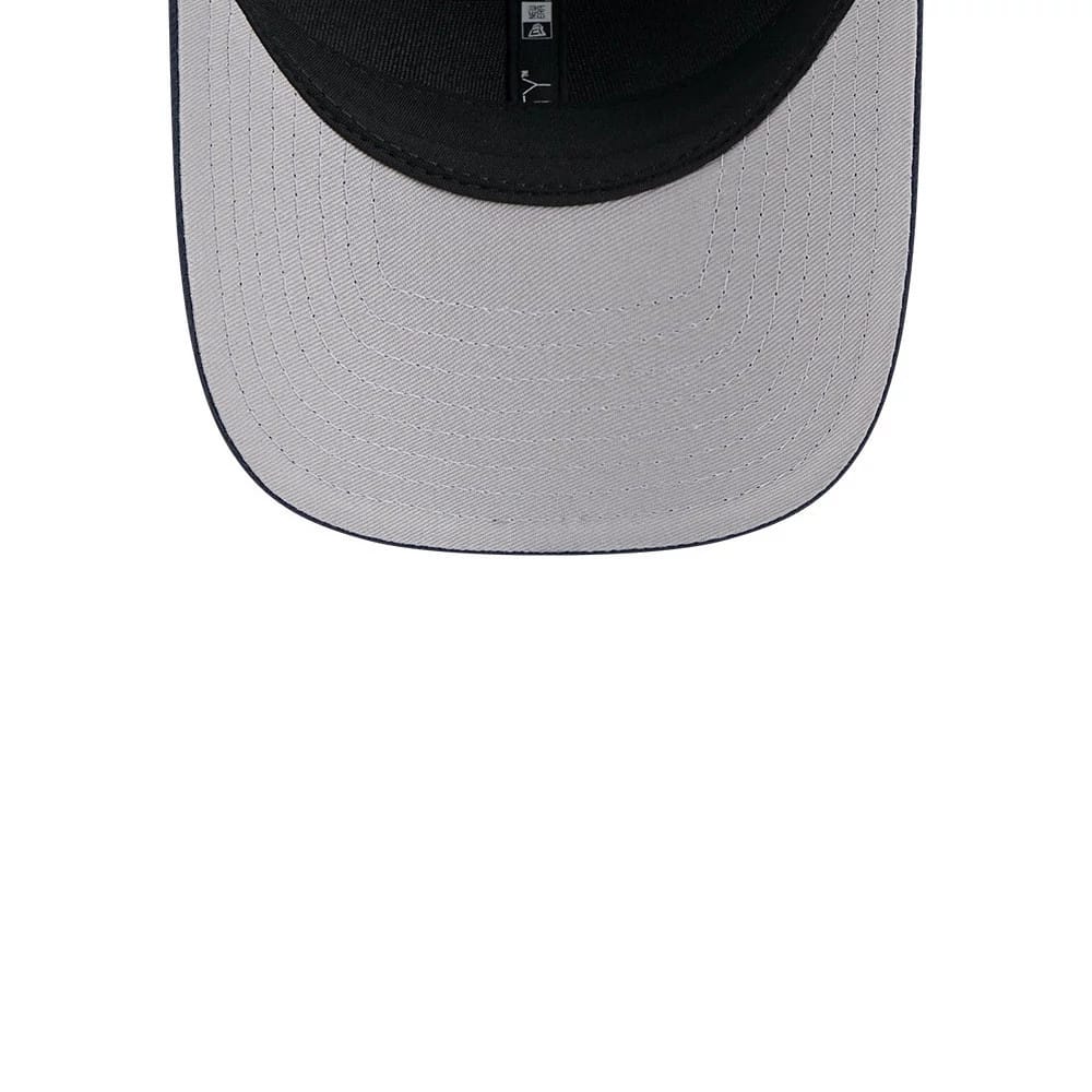 Pictured is this NFL Team Chicago Bears 9FORTY M-Crown cap in navy. 2