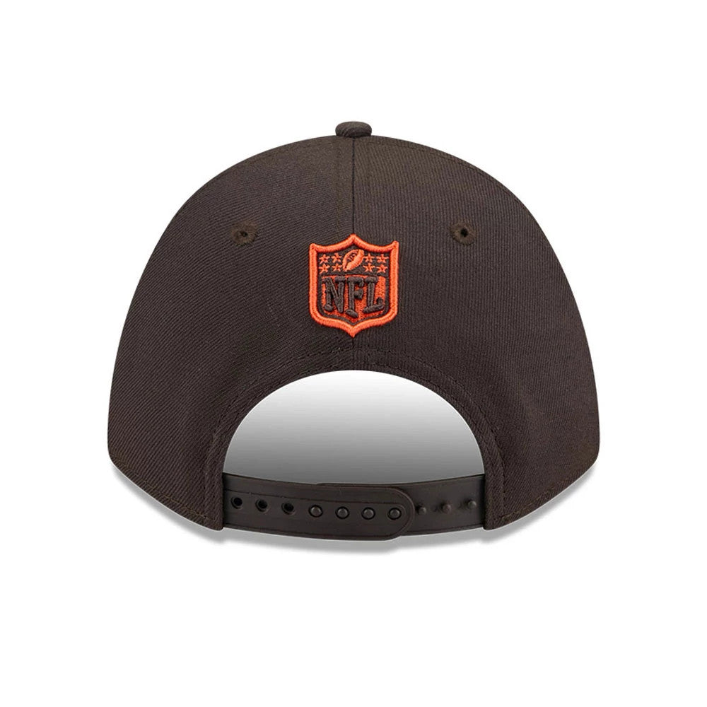 Pictured is this NFL Team Cleveland Browns 9FORTY M-Crown cap in dark brown. 5