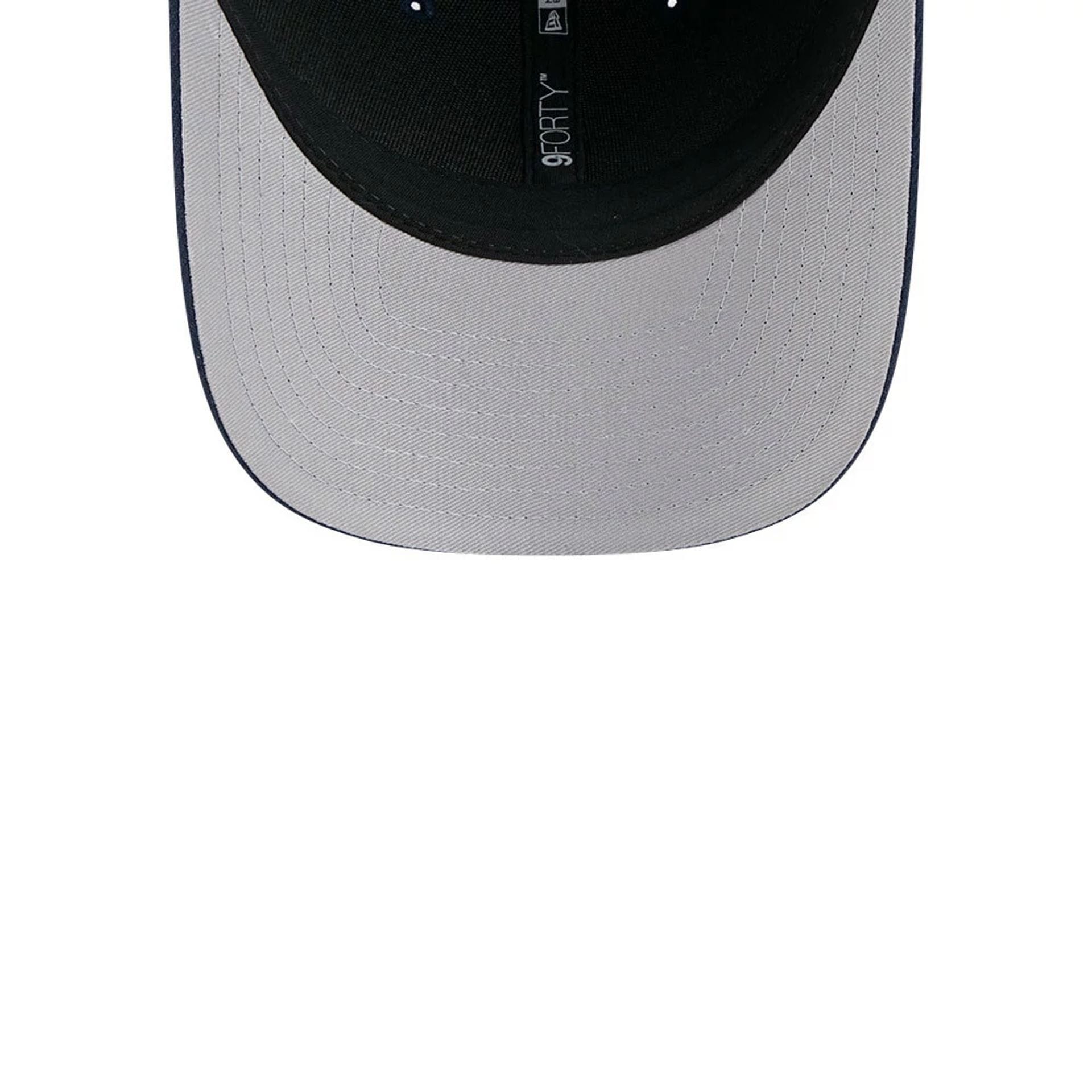 Pictured is this NFL Team Tennessee Titans 9FORTY M-Crown cap in dark blue. 2