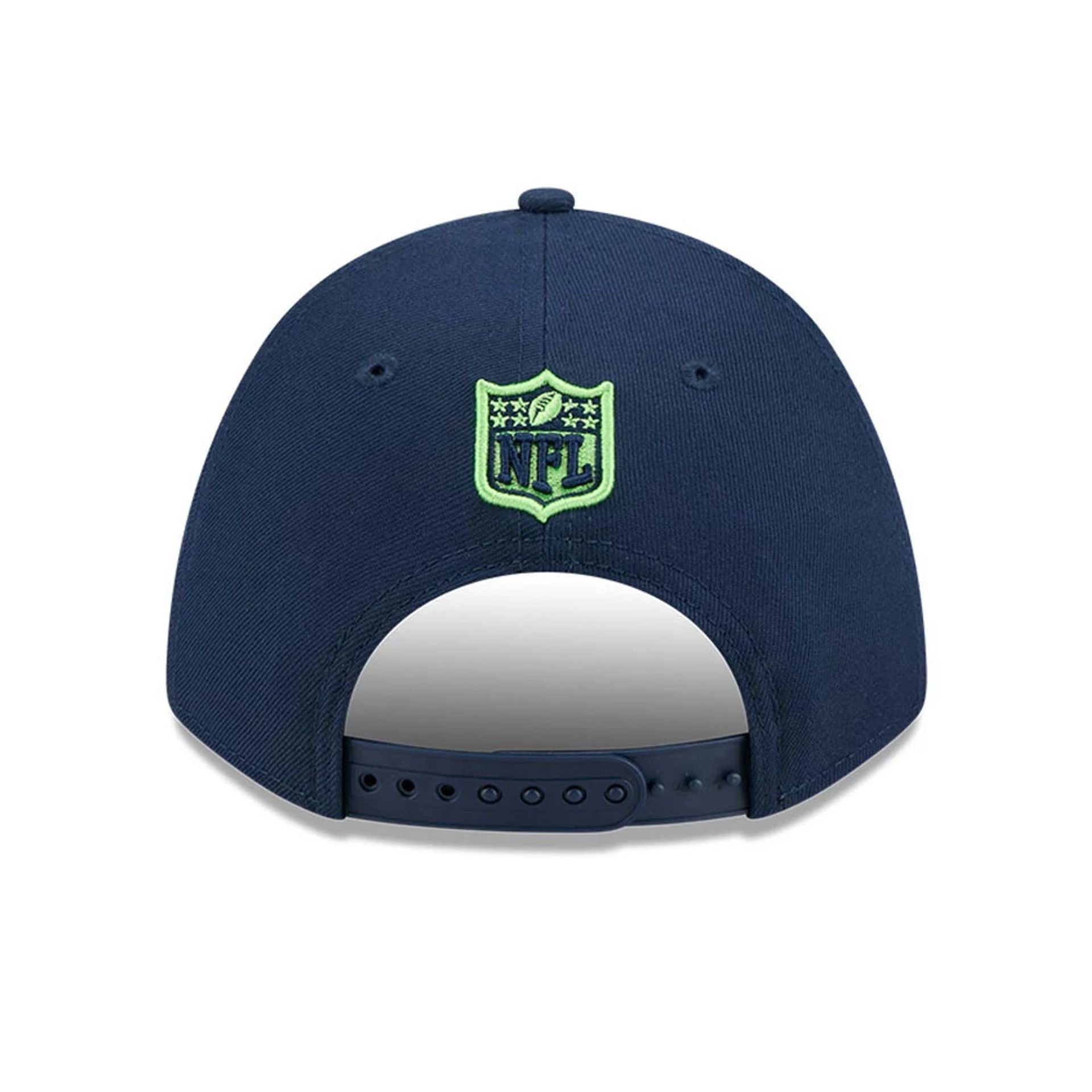 Pictured is this NFL Team Seattle Seahawks 9FORTY M-Crown cap in dark blue. 5