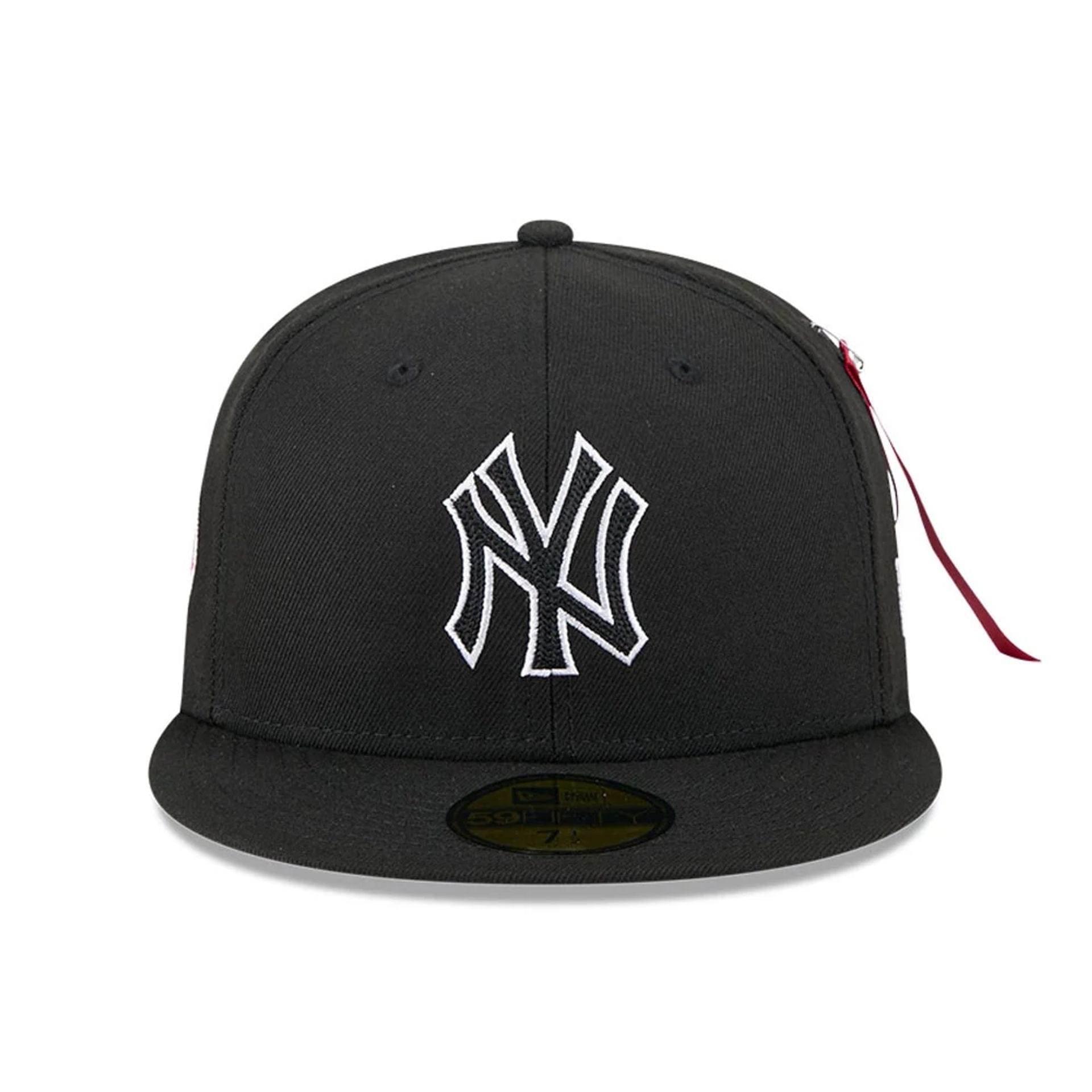 This is a New York Yankees MLB X Alpha Black 59FIFTY Fitted Cap 3