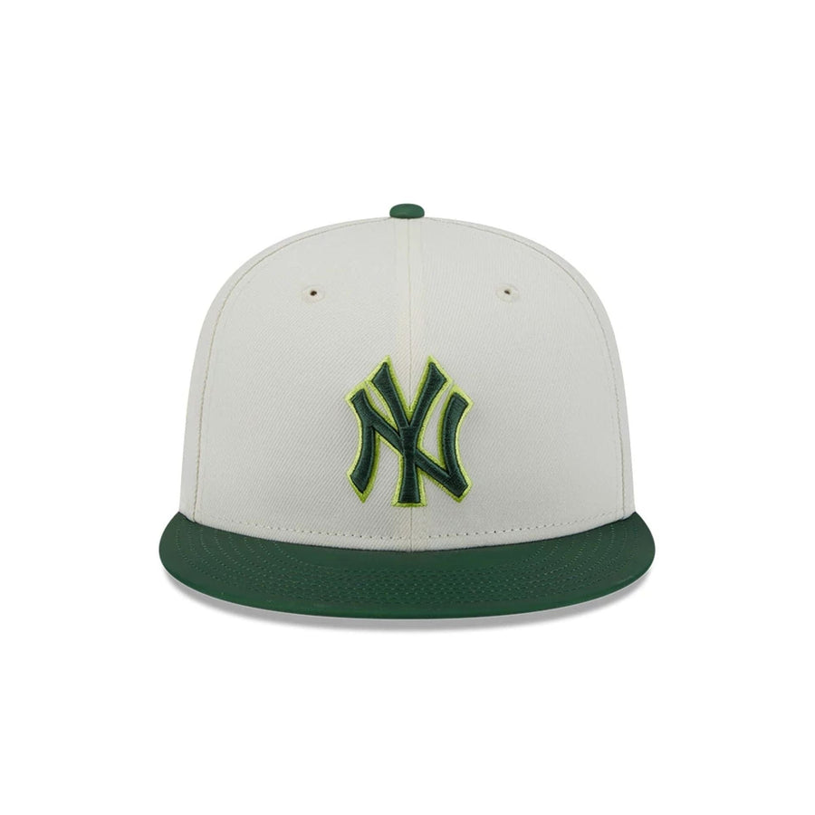 This is a New York Yankees MLB Colour Develop White 59FIFTY Fitted Cap 3