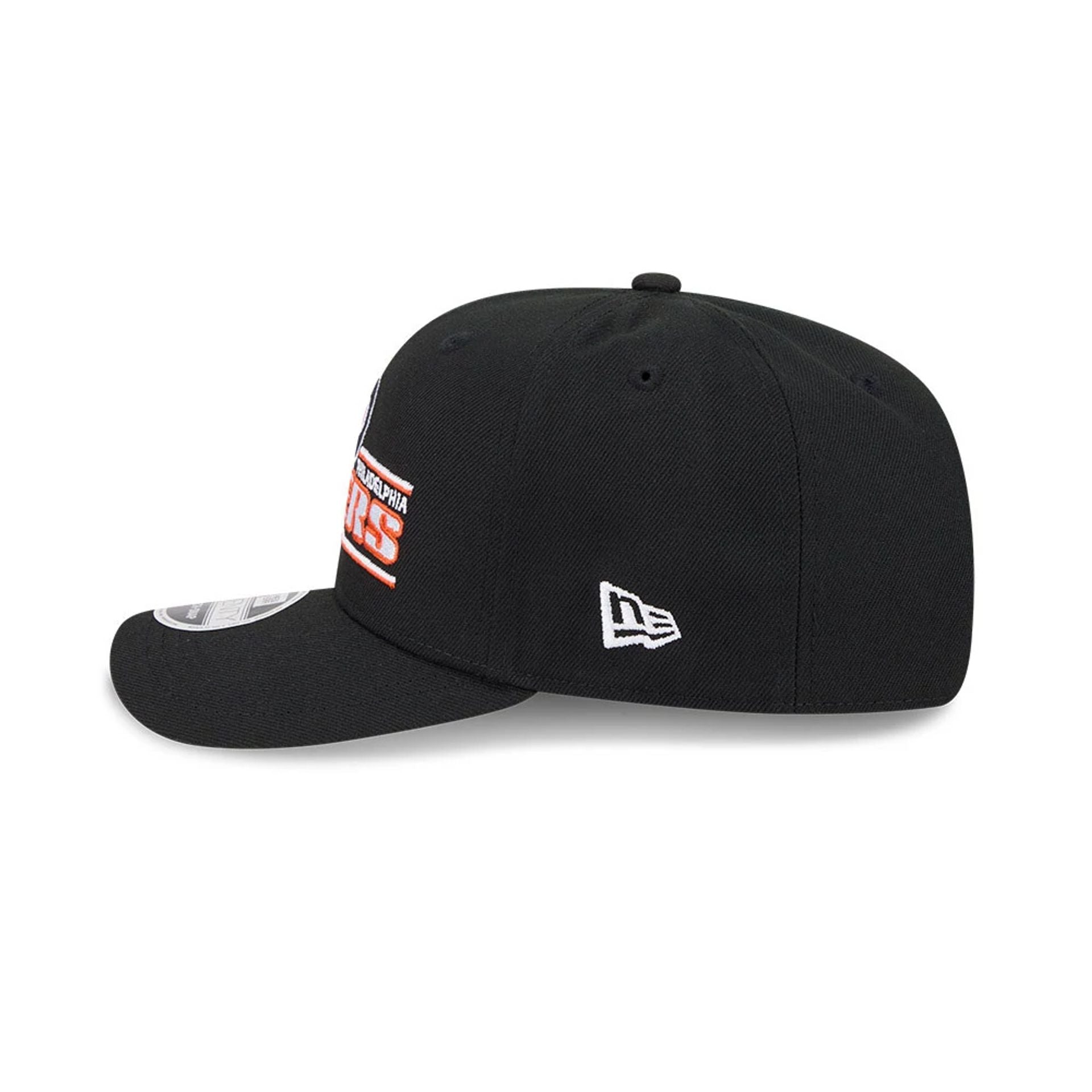 This is a Philadelphia Flyers NHL Stated Black 9SEVENTY Stretch Snap Adjustable Cap 5