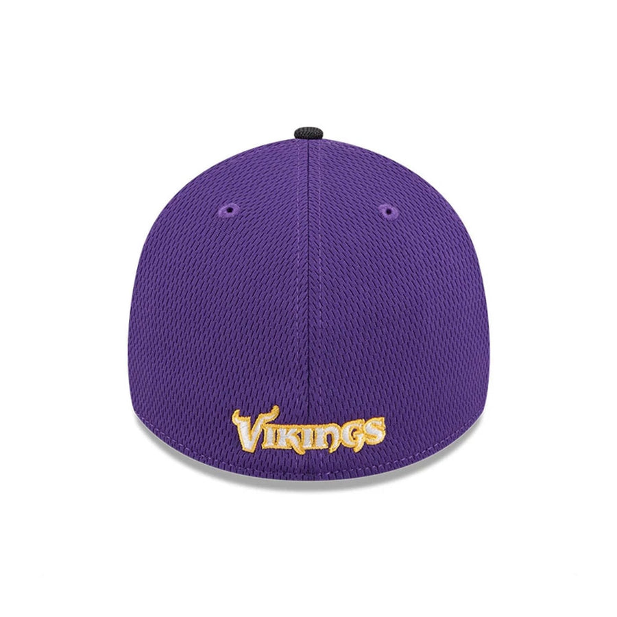 This is a Minnesota Vikings NFL Visor Hit Purple 39THIRTY Stretch Fit Cap 4