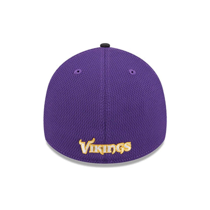 This is a Minnesota Vikings NFL Visor Hit Purple 39THIRTY Stretch Fit Cap 4