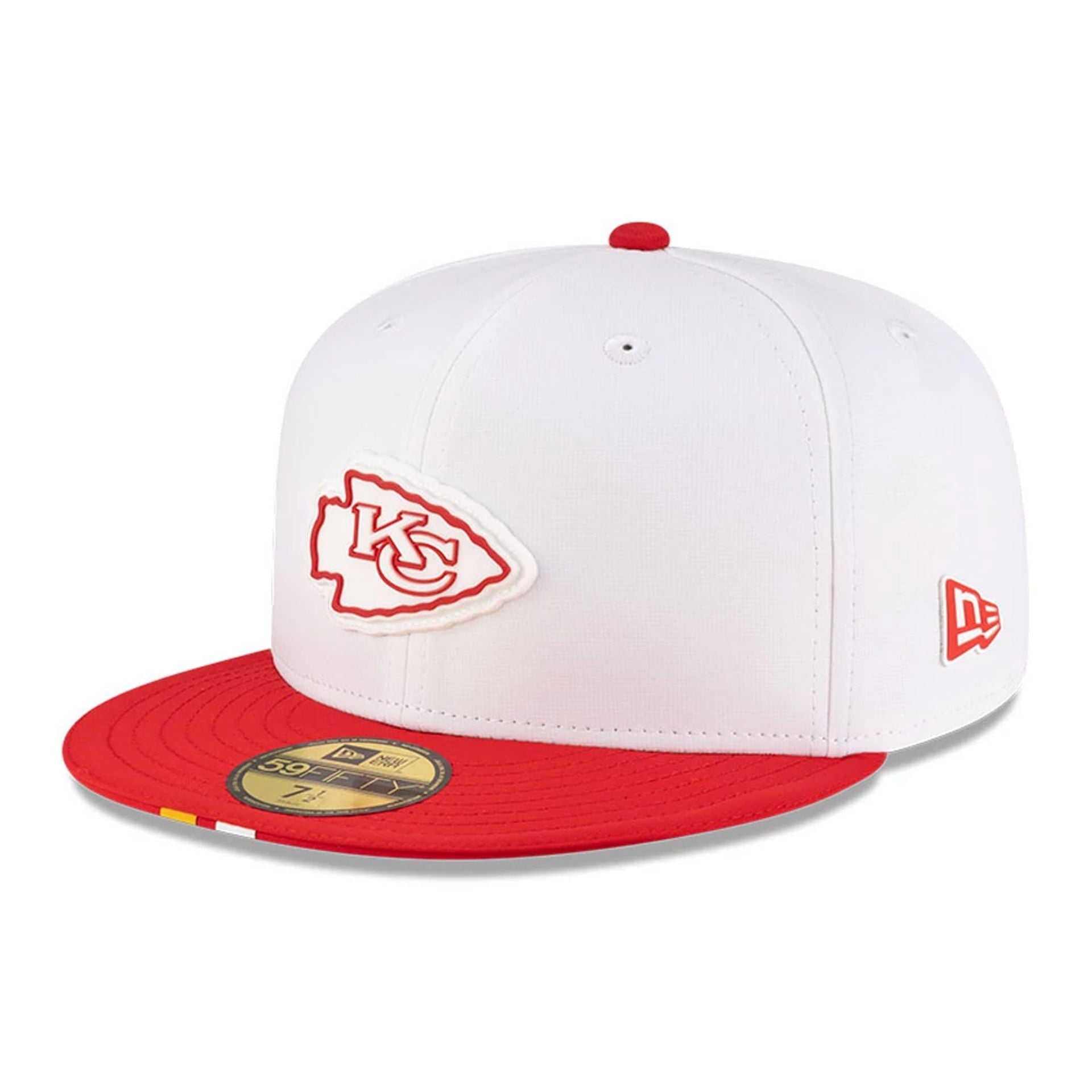 This is a Kansas City Chiefs NFL Training 2025 White 59FIFTY Fitted Cap 1