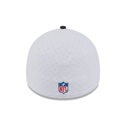 This is a Jacksonville Jaguars NFL Training 2025 White 39THIRTY Stretch Fit Cap 6