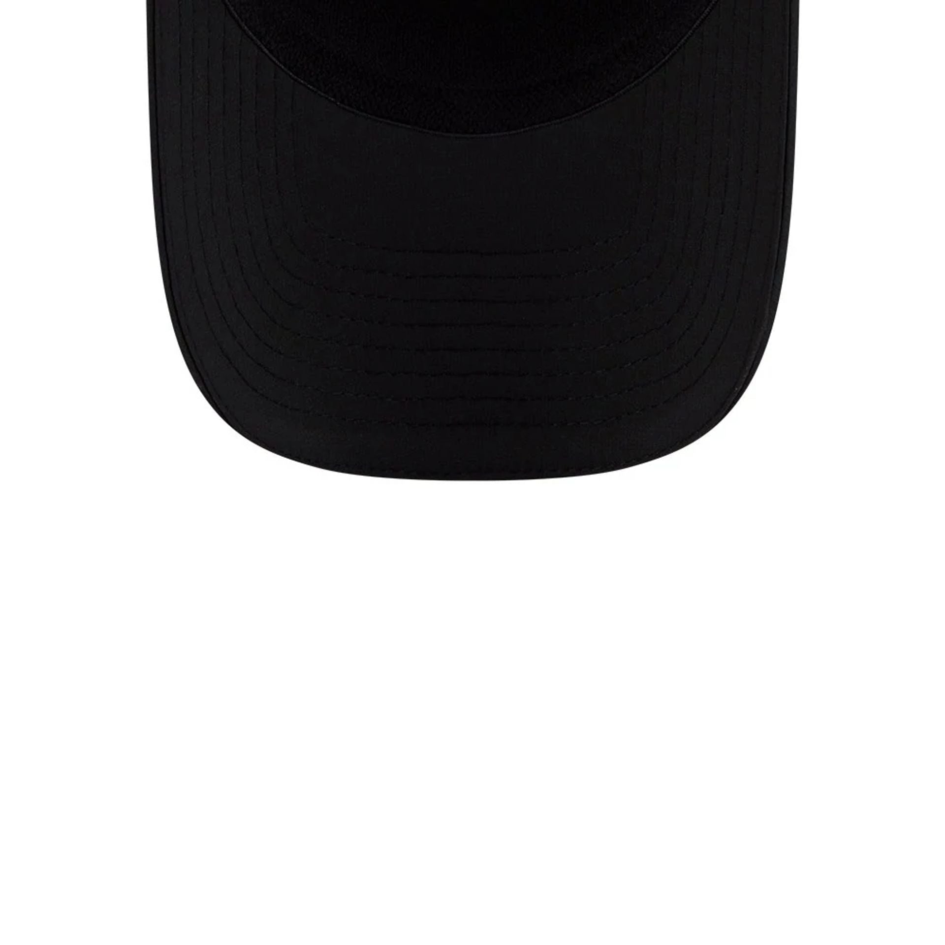 This is a Las Vegas Raiders NFL Training 2025 White 39THIRTY Stretch Fit Cap 7