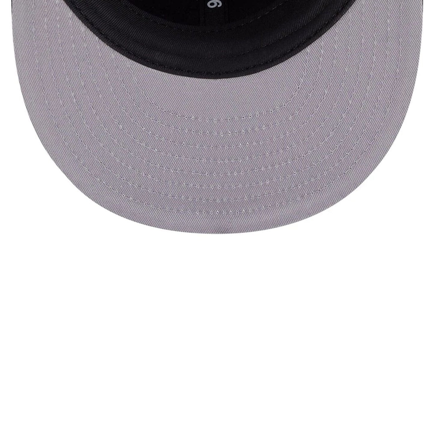 This is a Chicago White Sox MLB Plaid Black Retro Crown 9FIFTY Snapback Adjustable Cap 2