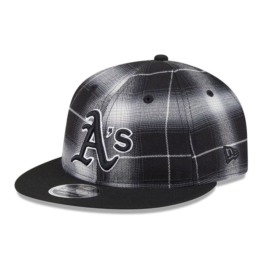 This is a Oakland Athletics MLB Plaid Black Retro Crown 9FIFTY Snapback Adjustable Cap 1