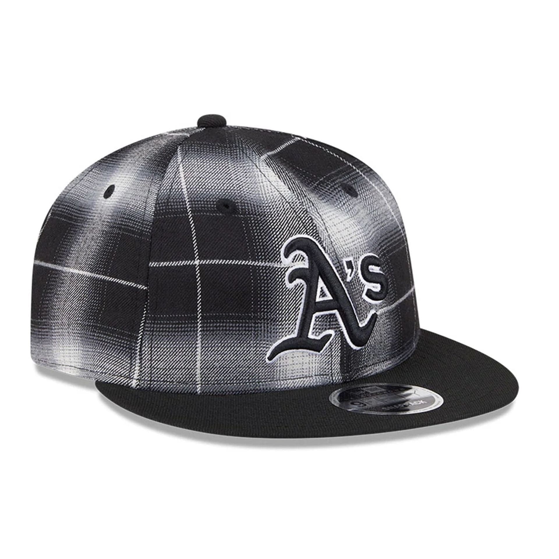 This is a Oakland Athletics MLB Plaid Black Retro Crown 9FIFTY Snapback Adjustable Cap 4