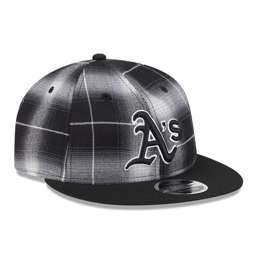 This is a Oakland Athletics MLB Plaid Black Retro Crown 9FIFTY Snapback Adjustable Cap 4