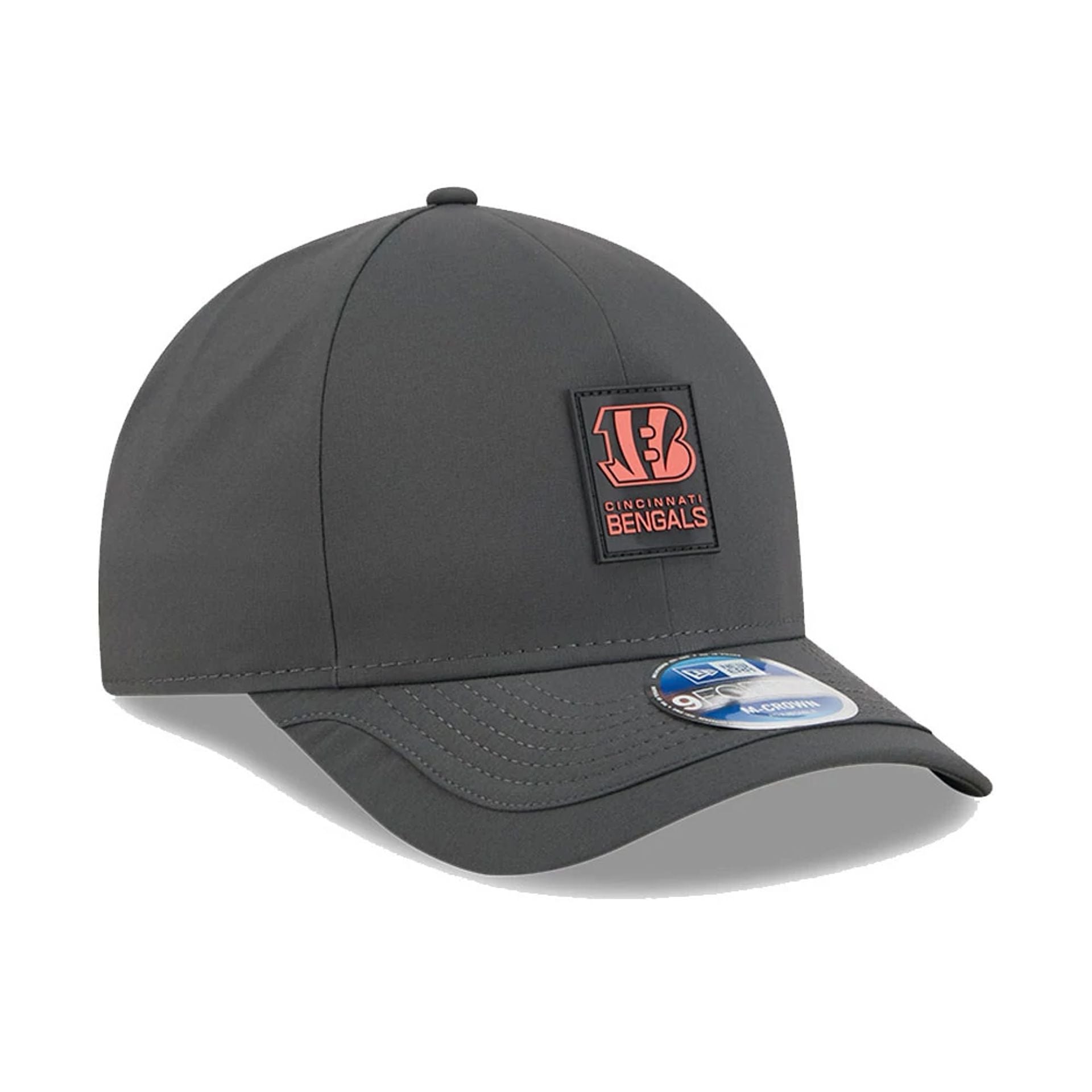 This is a Cincinnati Bengals NFL Sideline 2025 Charcoal 9FORTY M-Crown Adjustable Cap 3