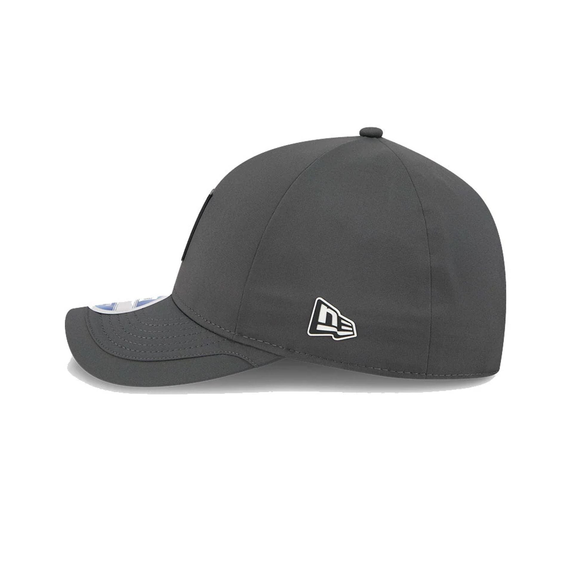 This is a Cincinnati Bengals NFL Sideline 2025 Charcoal 9FORTY M-Crown Adjustable Cap 4