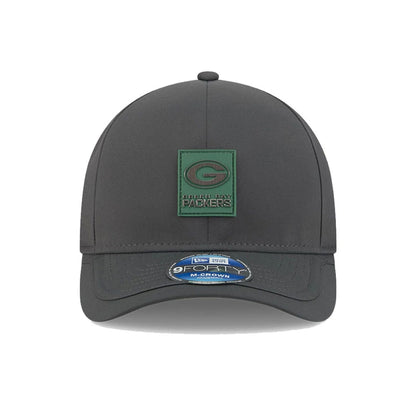 This is a Green Bay Packers NFL Sideline 2025 Charcoal 9FORTY M-Crown Adjustable Cap 3
