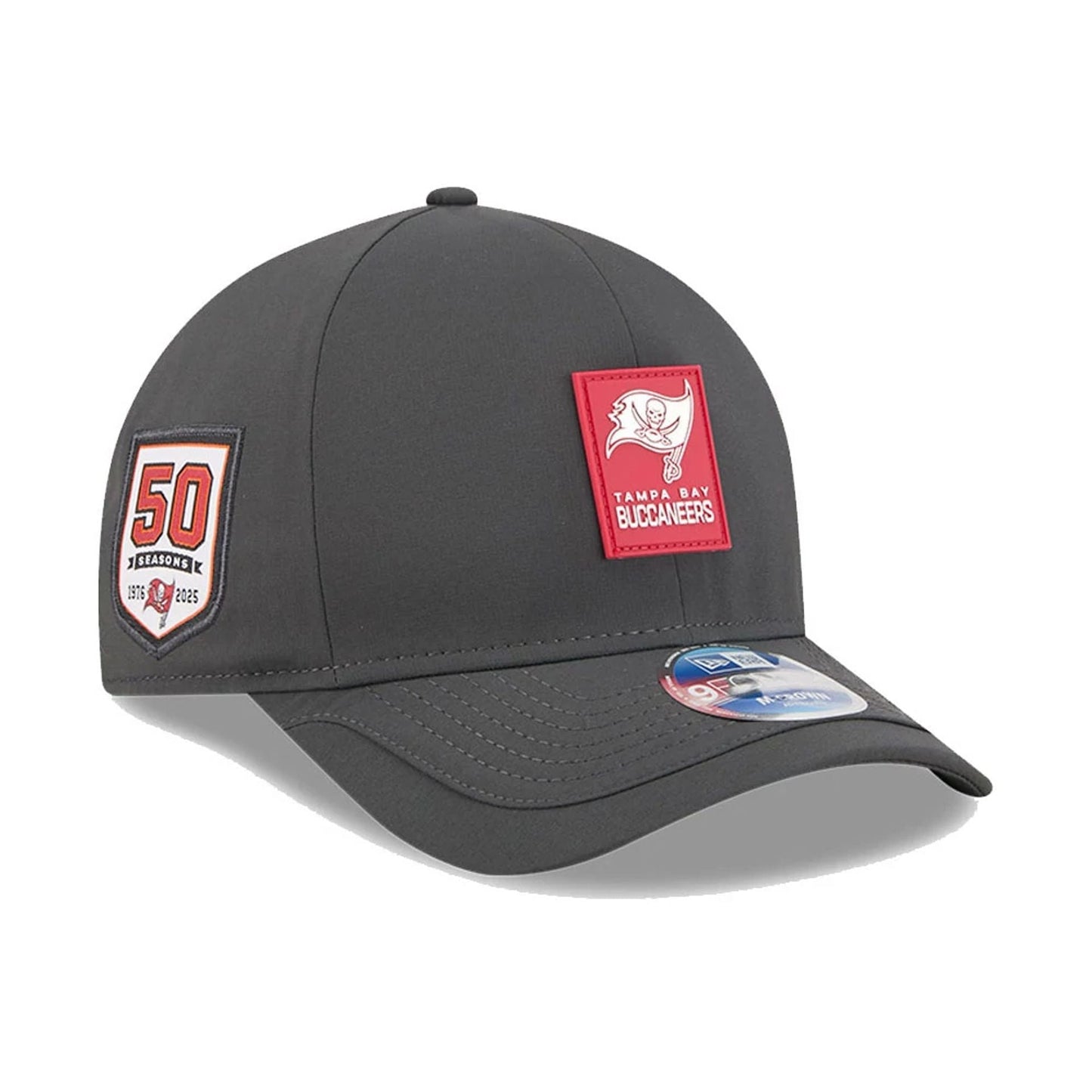 This is a Tampa Bay Buccaneers NFL Sideline 2025 Charcoal 9FORTY M-Crown Adjustable Cap 4
