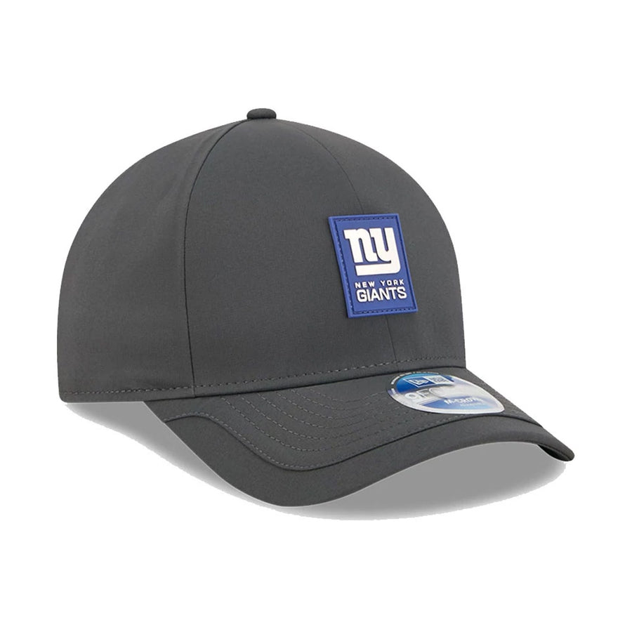 This is a New York Giants NFL Sideline 2025 Charcoal 9FORTY M-Crown Adjustable Cap 4