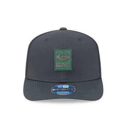 This is a Green Bay Packers NFL Sideline 2025 Charcoal 9SEVENTY Stretch Snap Adjustable Cap 3