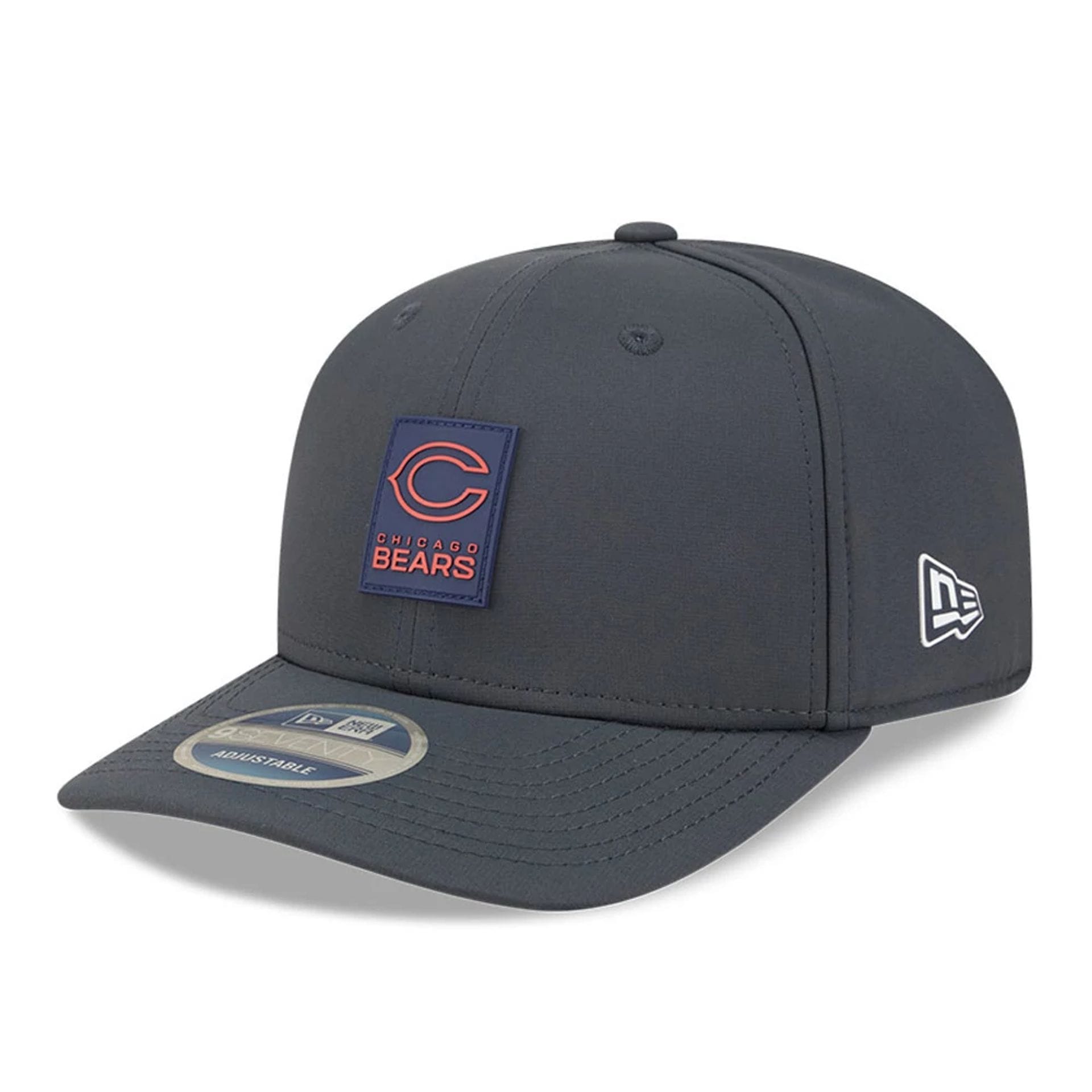 This is a Chicago Bears NFL Sideline Charcoal 9SEVENTY Stretch Snap Adjustable Cap 4