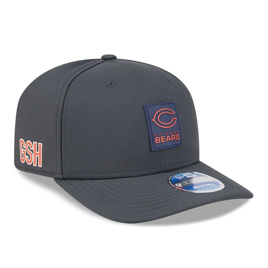 This is a Chicago Bears NFL Sideline Charcoal 9SEVENTY Stretch Snap Adjustable Cap 1