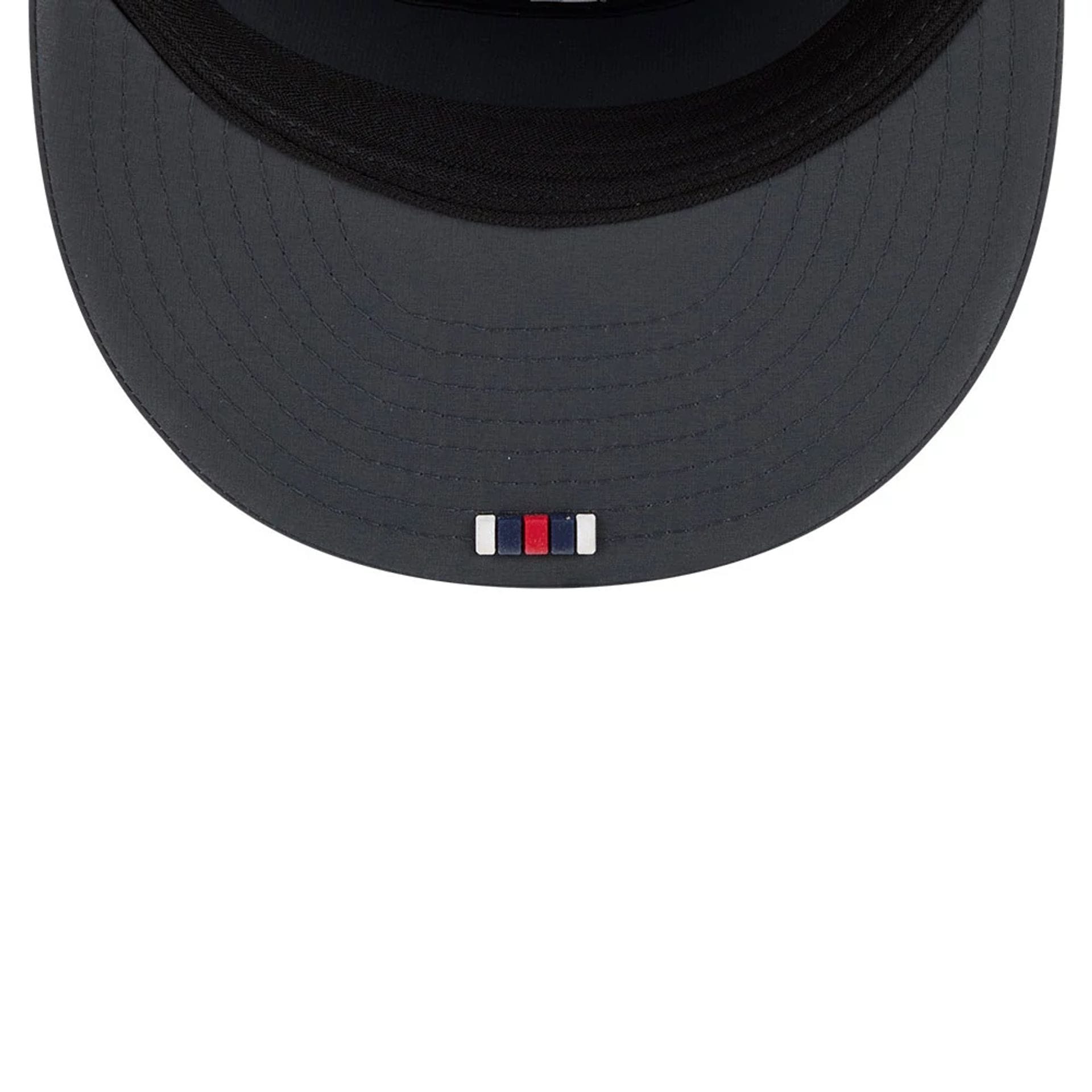 This is a New England Patriots NFL Sideline Charcoal 9FIFTY Split Panel Snapback Adjustable Cap 2