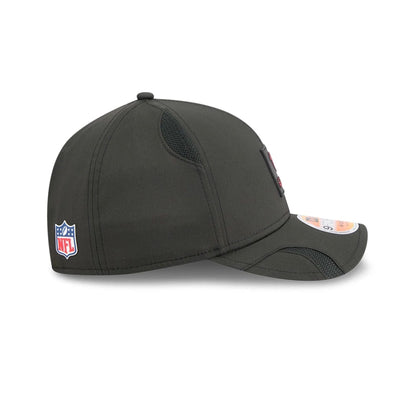 This is a Atlanta Falcons NFL Sideline 2025 Black 9FORTY M-Crown Adjustable Cap 5