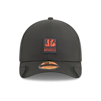 This is a Cincinnati Bengals NFL Sideline 2025 Black 9FORTY M-Crown Adjustable Cap 3