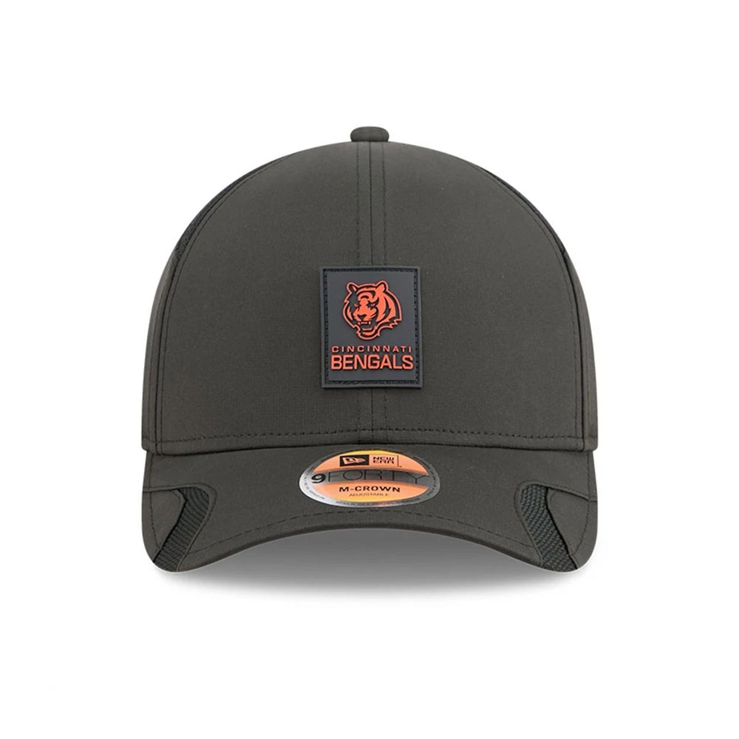 This is a Cincinnati Bengals NFL Sideline 2025 Black 9FORTY M-Crown Adjustable Cap 3