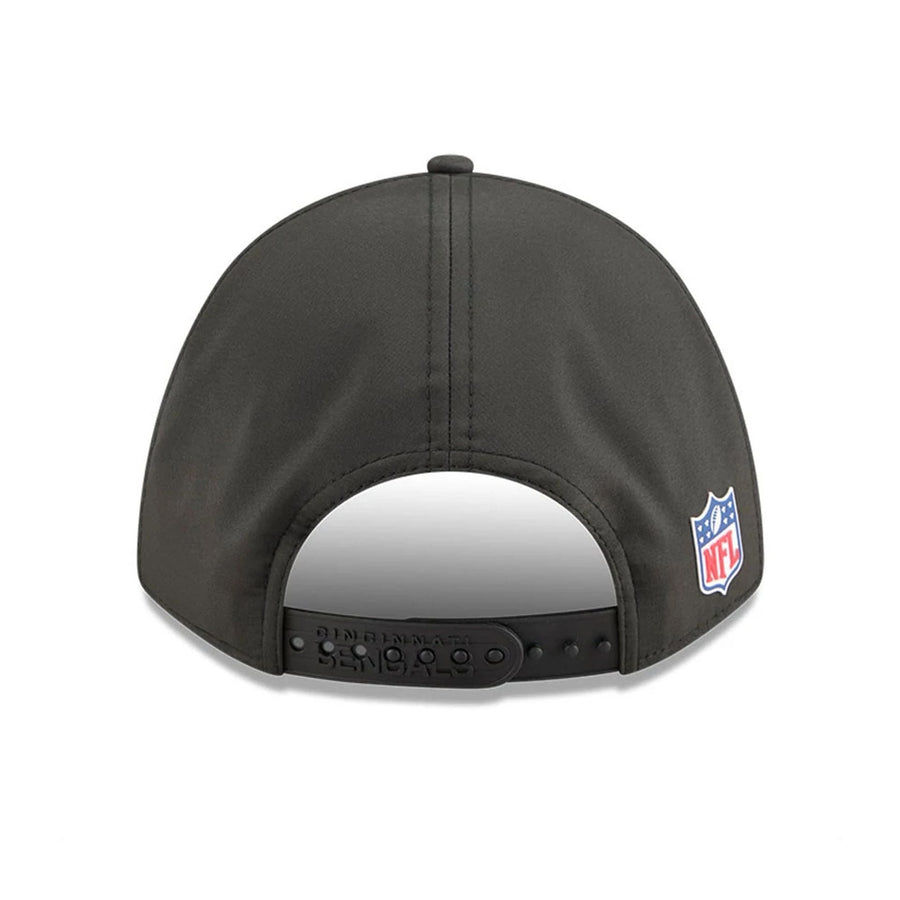 This is a Cincinnati Bengals NFL Sideline 2025 Black 9FORTY M-Crown Adjustable Cap 7
