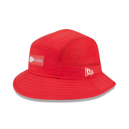 This is a Kansas City Chiefs NFL Sideline 2025 Red Stretch Bucket Hat 1