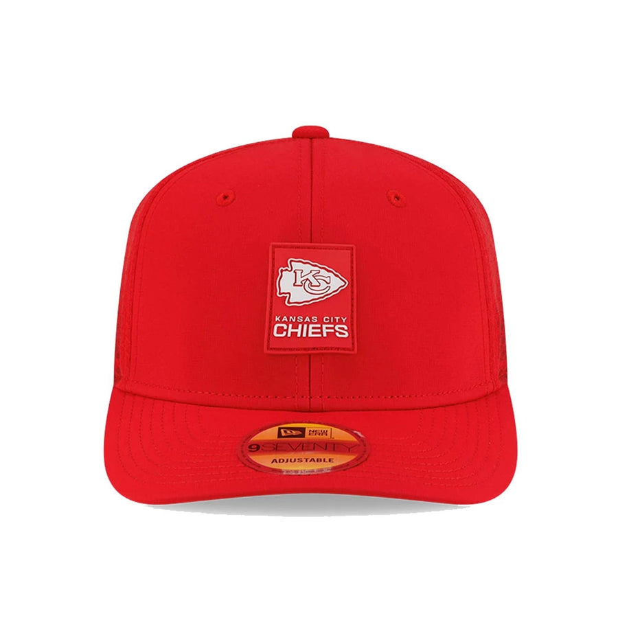 This is a Kansas City Chiefs NFL Sideline 2025 Red 9SEVENTY Trucker Stretch Snap Adjustable Cap 3