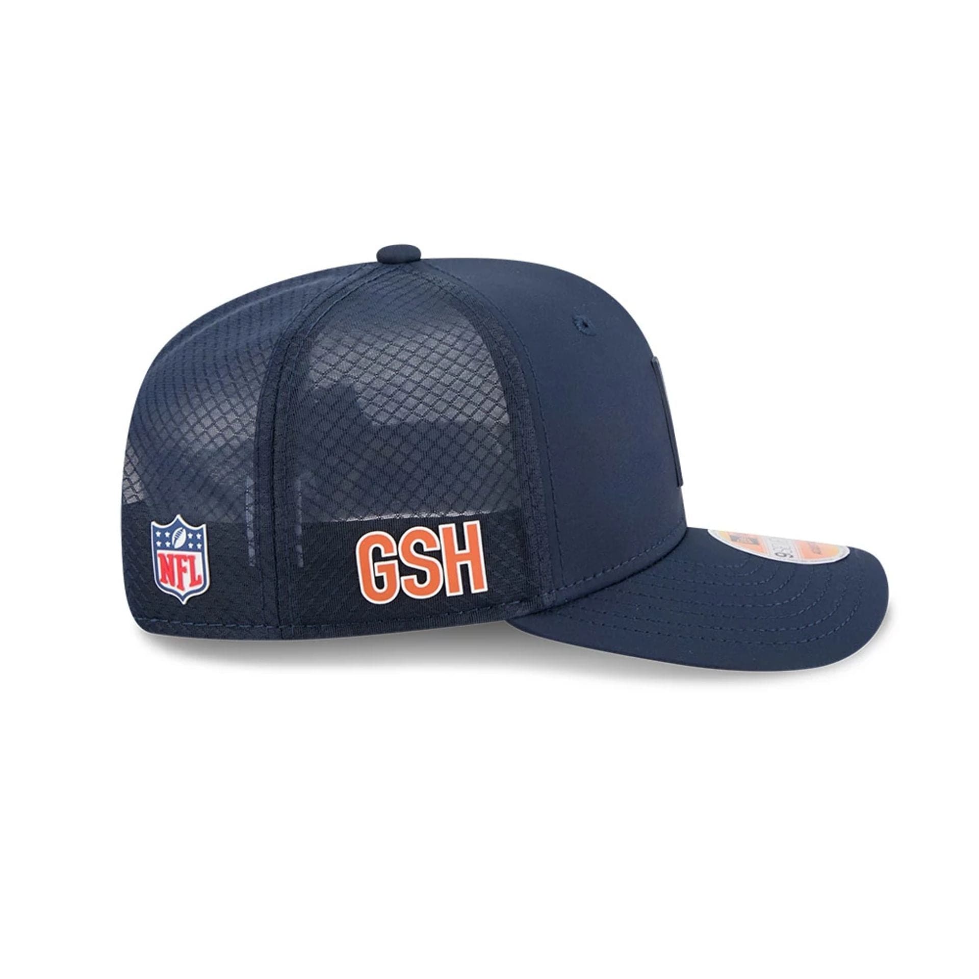 This is a Chicago Bears NFL Sideline 2025 Navy 9SEVENTY Trucker Stretch Snap Adjustable Cap 4
