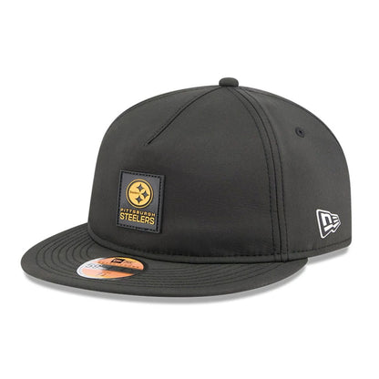 This is a Pittsburgh Steelers NFL Sideline 2025 Black Retro Crown 59FIFTY Fitted Cap 1