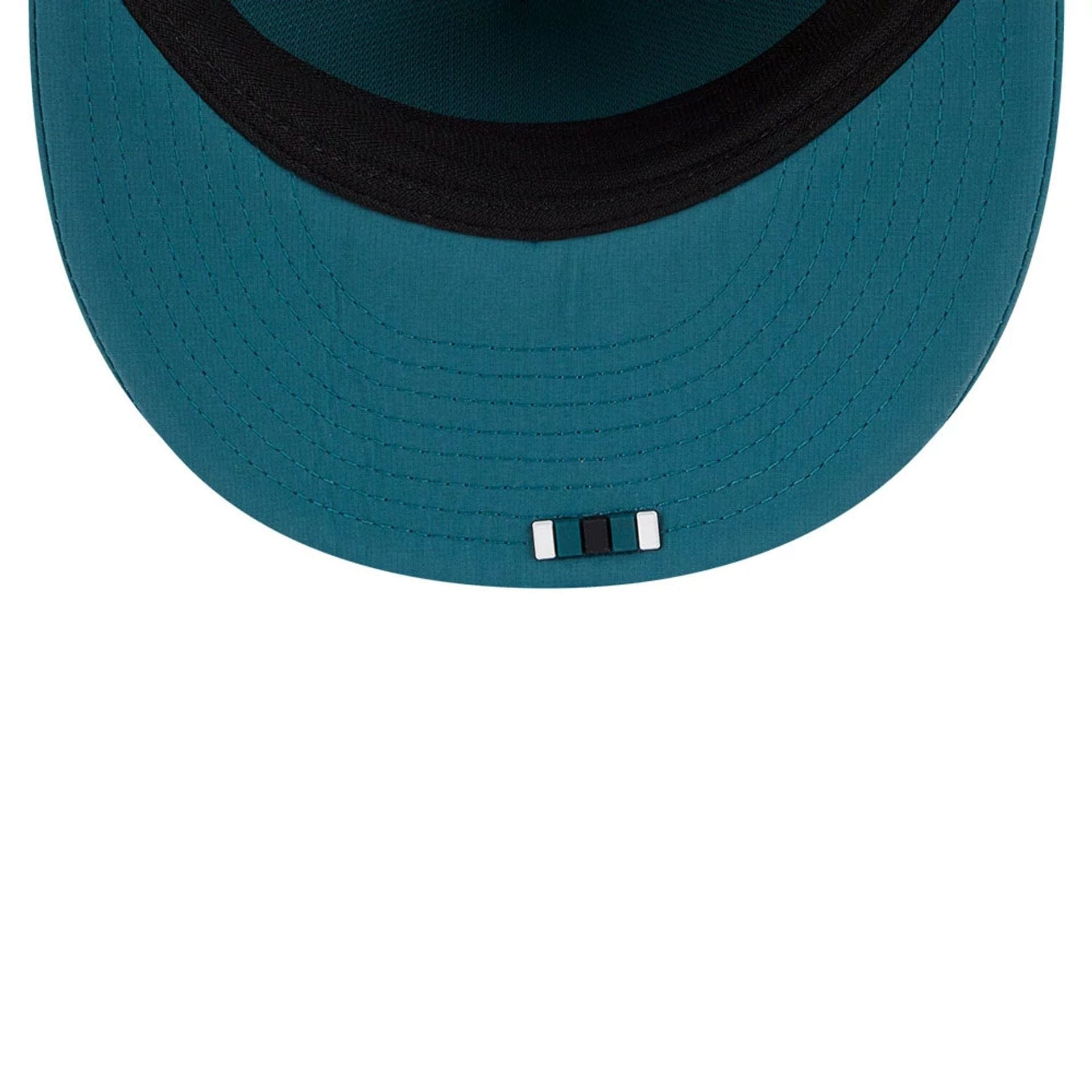 This is a Philadelphia Eagles NFL Sideline 2025 Dark Green Retro Crown 59FIFTY Fitted Cap 7