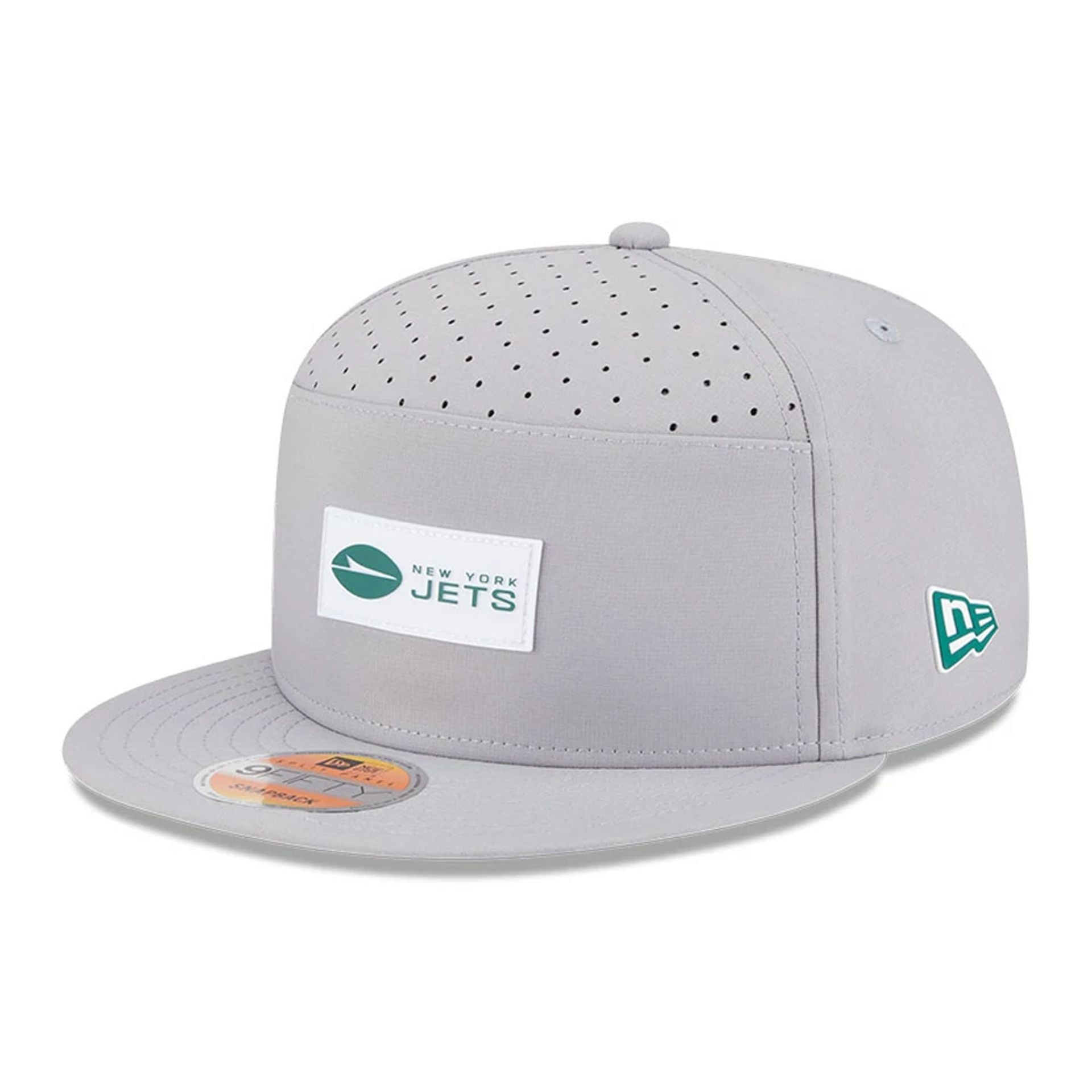 This is a New York Jets NFL Sideline 2025 Grey 9FIFTY Split Panel Snapback Adjustable Cap 1