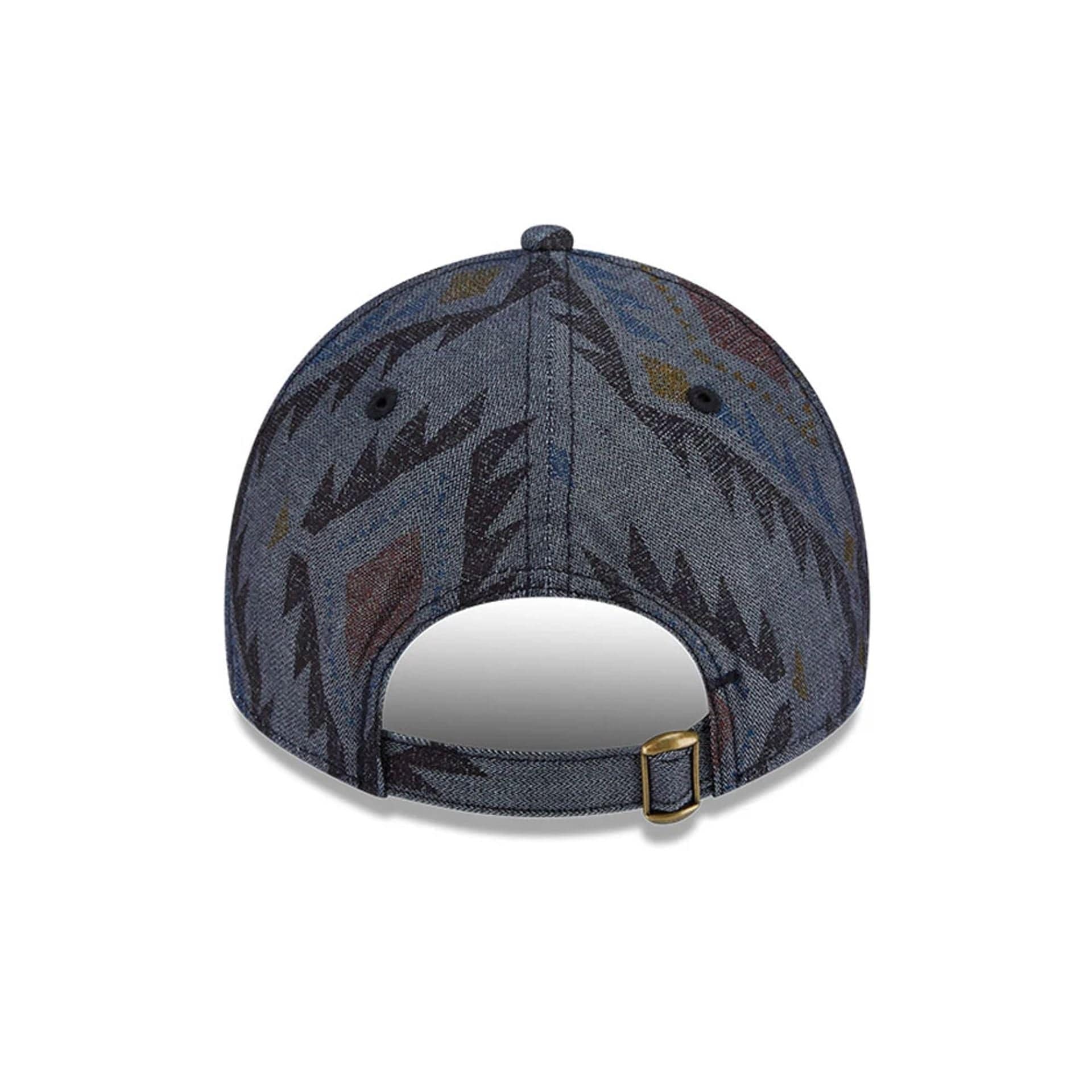 This is a Atlanta Braves Aztec Pattern Navy 9TWENTY Adjustable Cap 7