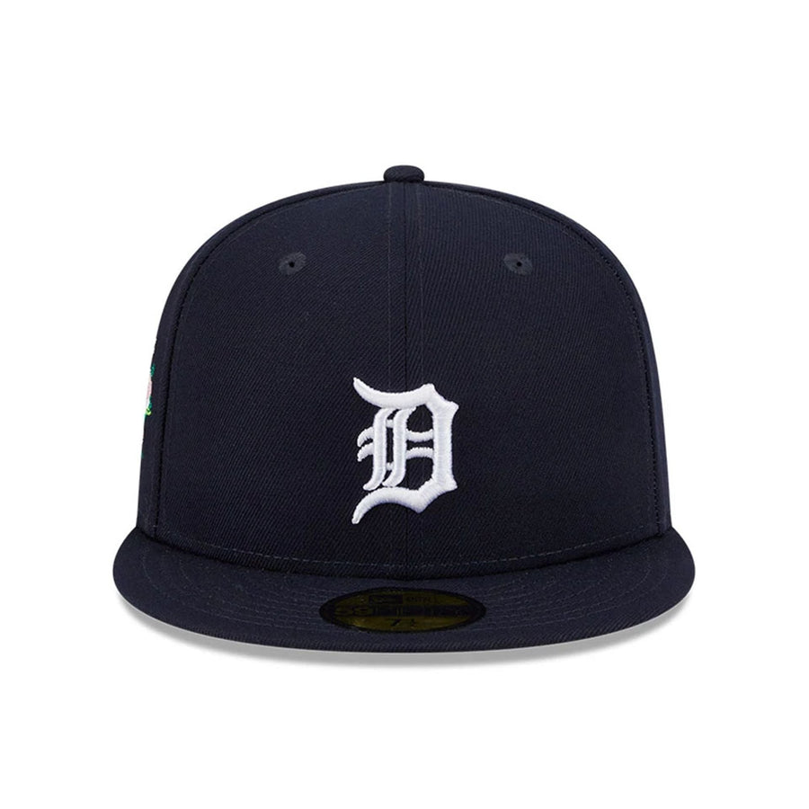 This is a Detroit Tigers Floral Undervisor Navy 59FIFTY Fitted Cap 3