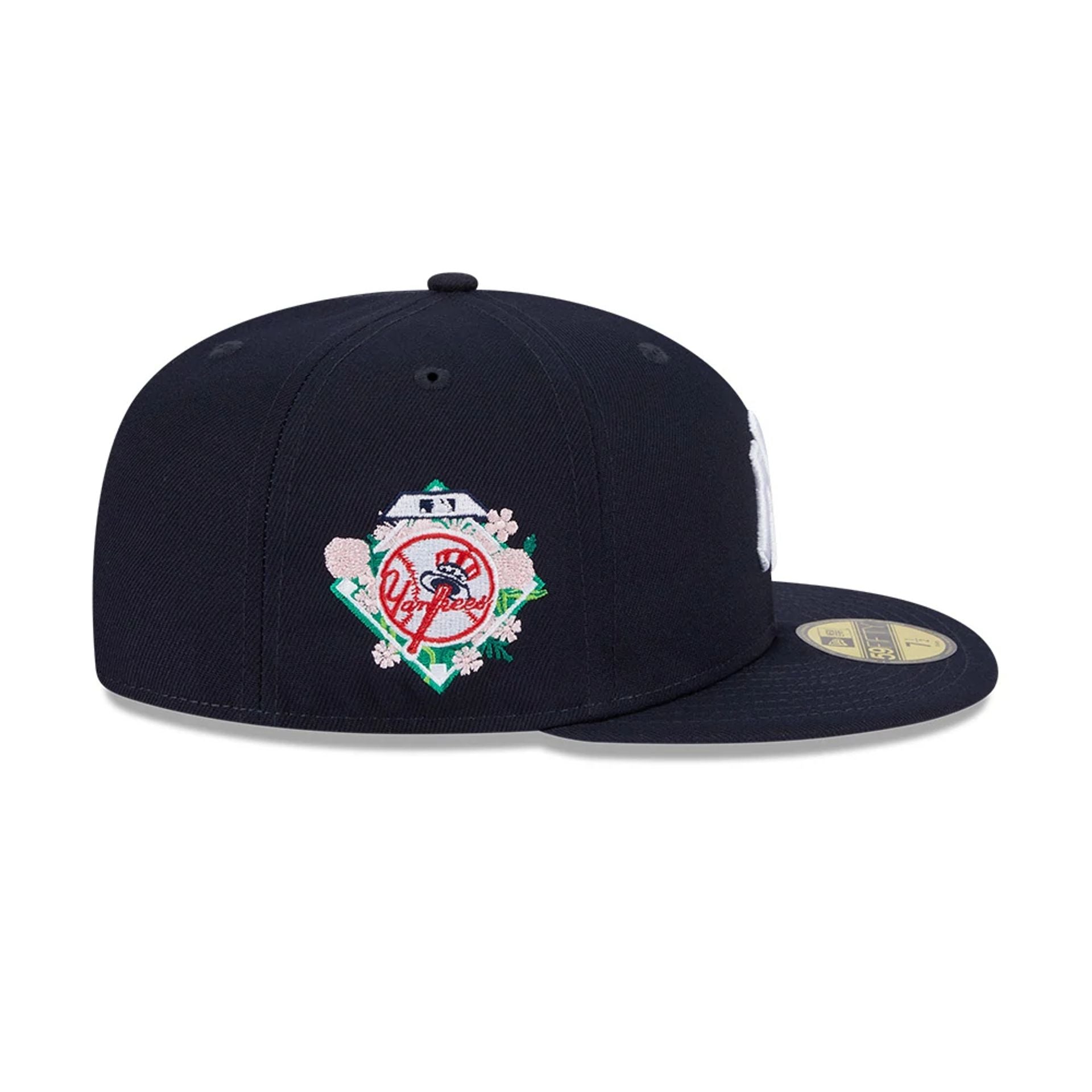 This is a New York Yankees Floral Undervisor Navy 59FIFTY Fitted Cap 5