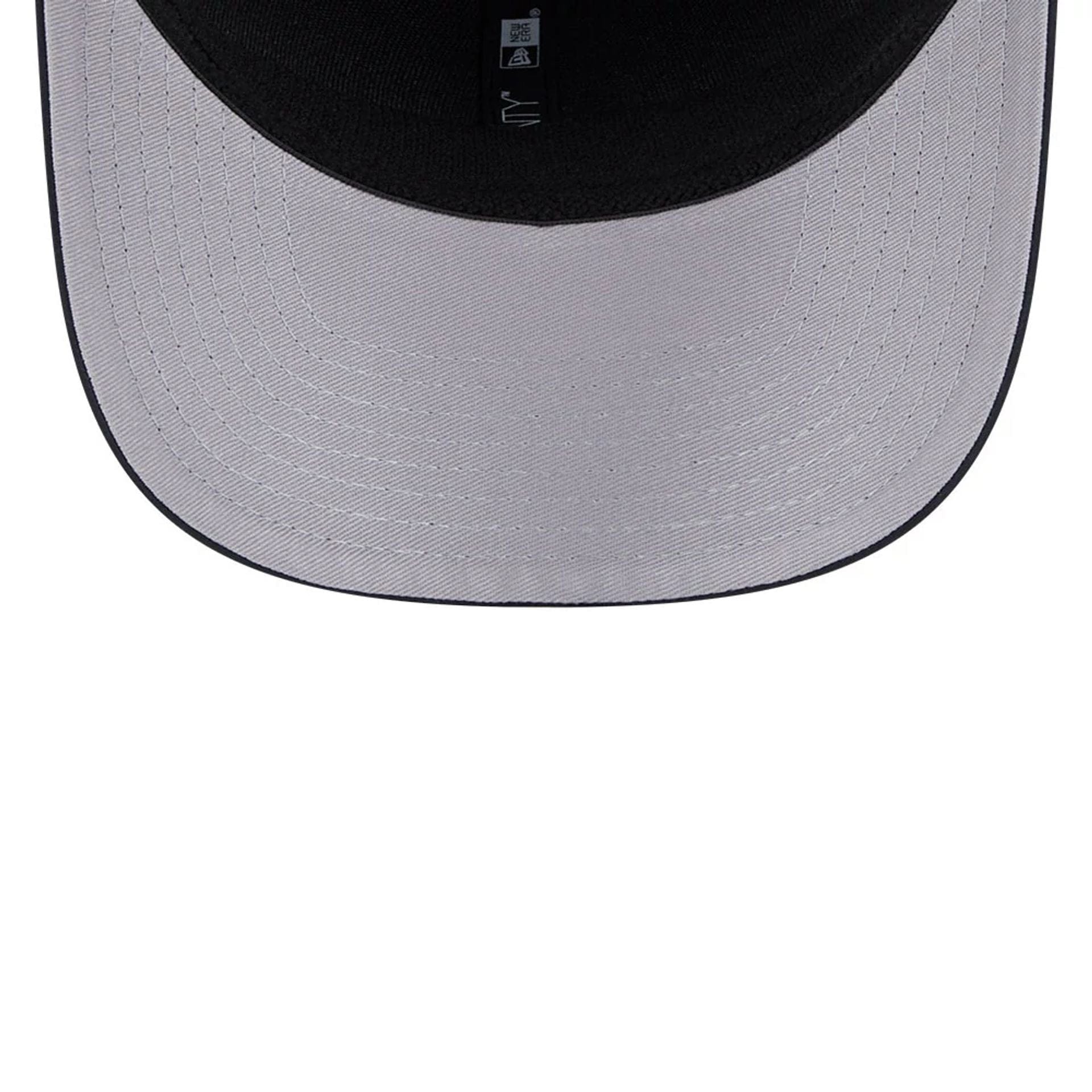 This is a Chicago Bears NFL Coach Navy 9SEVENTY Stretch Snap Adjustable Cap 2