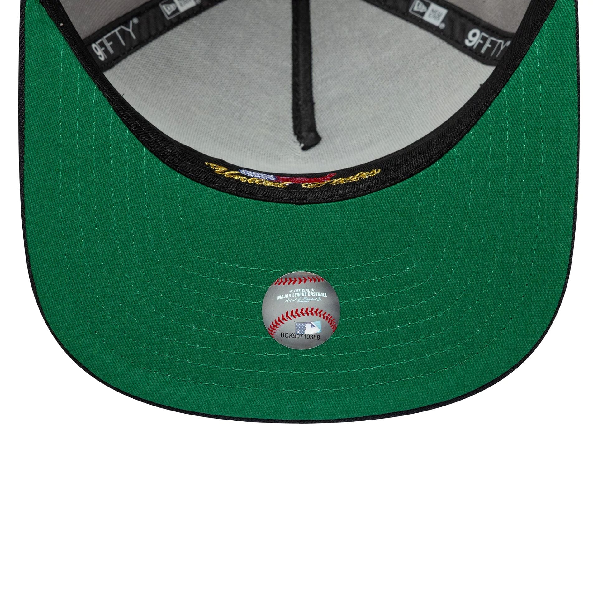 This is a New York Yankees MLB Player Grey 9FIFTY A-Frame Snapback Adjustable Cap 2