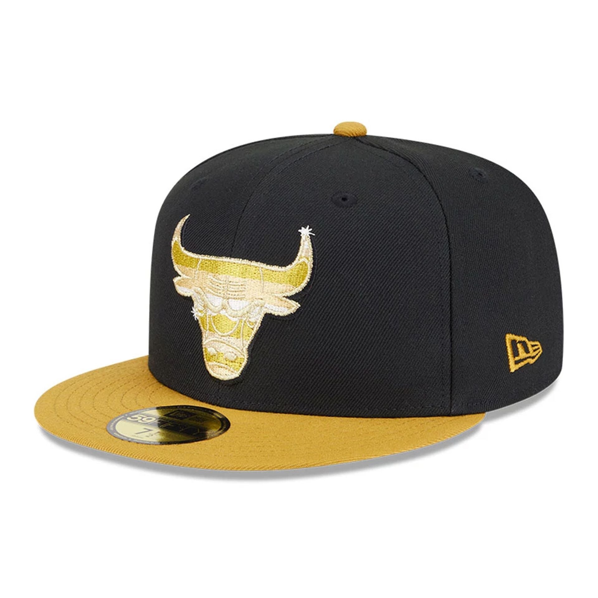 This is a Chicago Bulls 59FIFTY Day Black 59FIFTY Fitted Cap 1