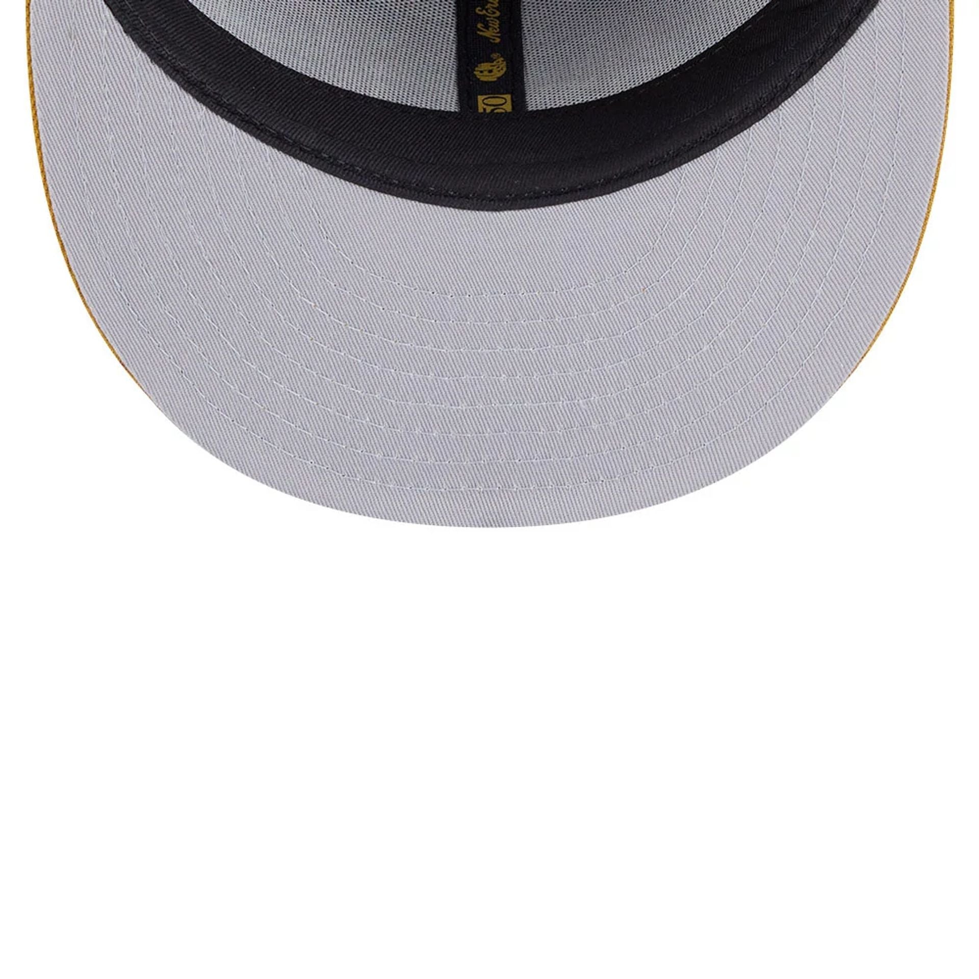 This is a LA Kings 59FIFTY Day Black 59FIFTY Fitted Cap 2